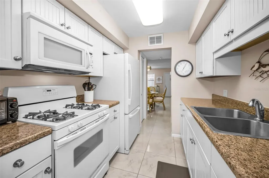 5257 81st Lane N St Petersburg FL 33709