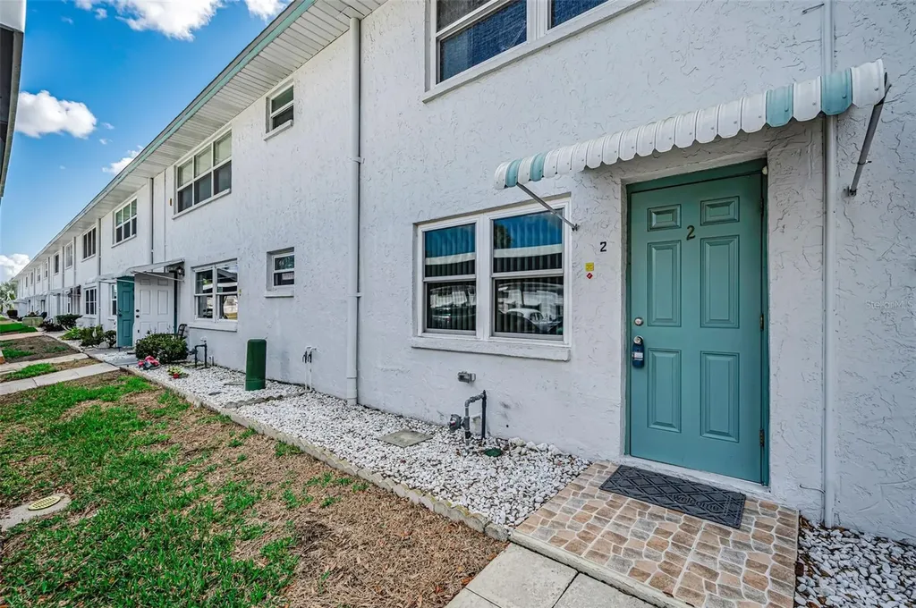 5257 81st Lane N St Petersburg FL 33709