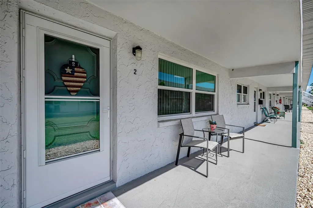 5257 81st Lane N St Petersburg FL 33709