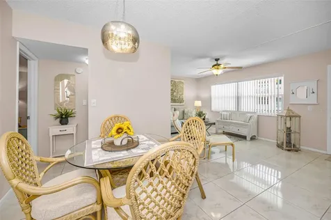 5257 81st Lane N St Petersburg FL 33709