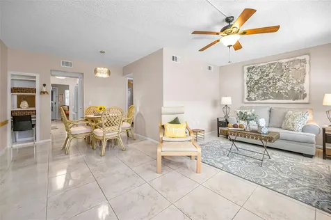 5257 81st Lane N St Petersburg FL 33709