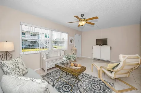 5257 81st Lane N St Petersburg FL 33709