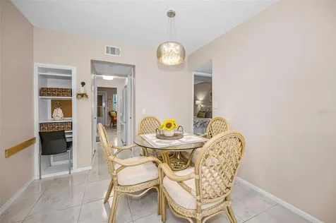 5257 81st Lane N St Petersburg FL 33709