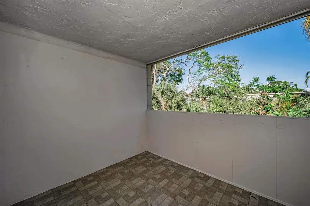 4051 58th Street N Kenneth City FL 33709