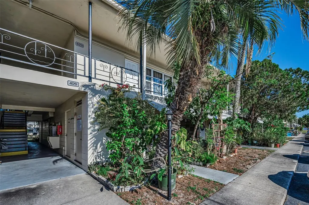 4051 58th Street N Kenneth City FL 33709