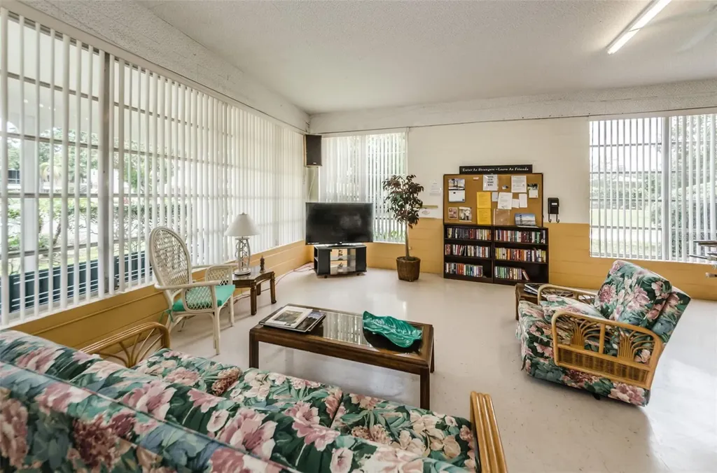 4051 58th Street N Kenneth City FL 33709