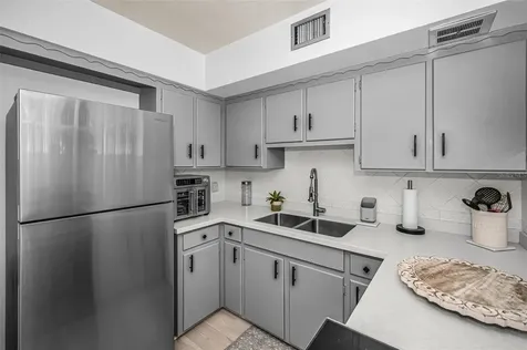 4051 58th Street N Kenneth City FL 33709