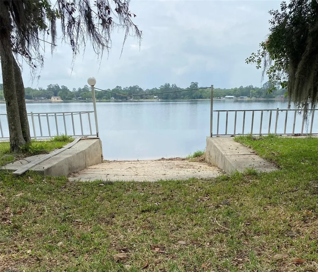 229 Lake Ida Point Drive Interlachen FL 32148