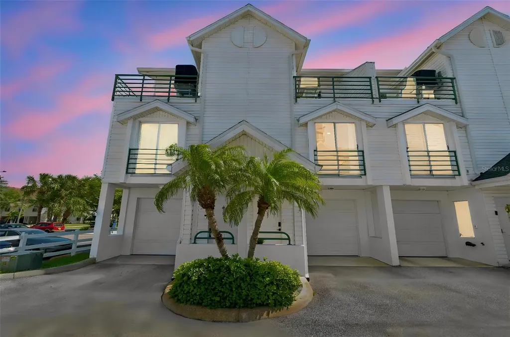 320 Island Way Clearwater FL 33767