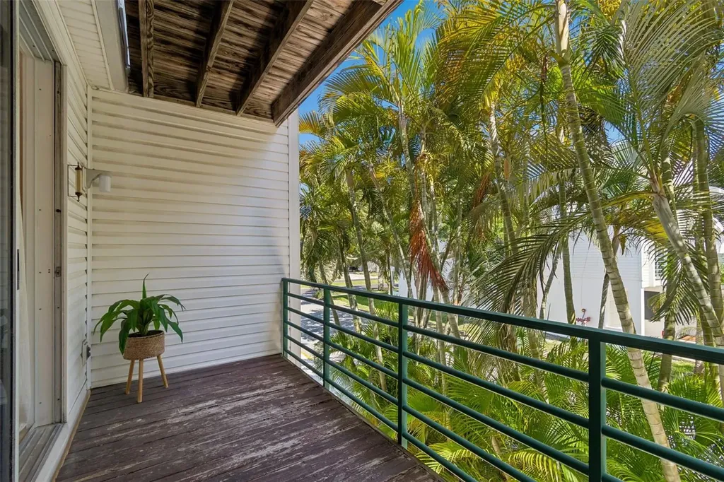 320 Island Way Clearwater FL 33767