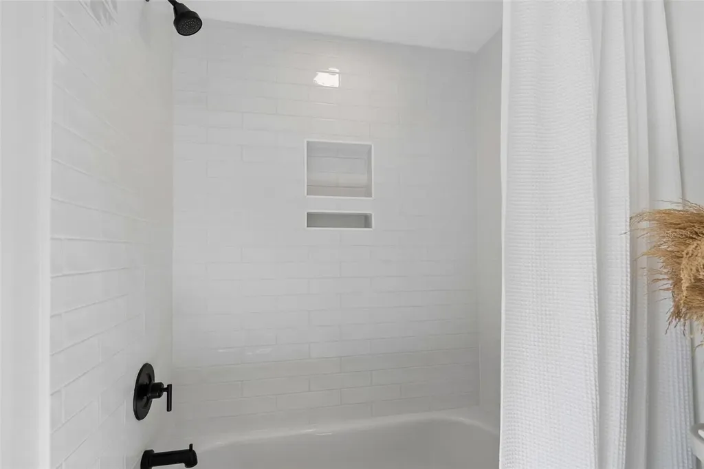 320 Island Way Clearwater FL 33767