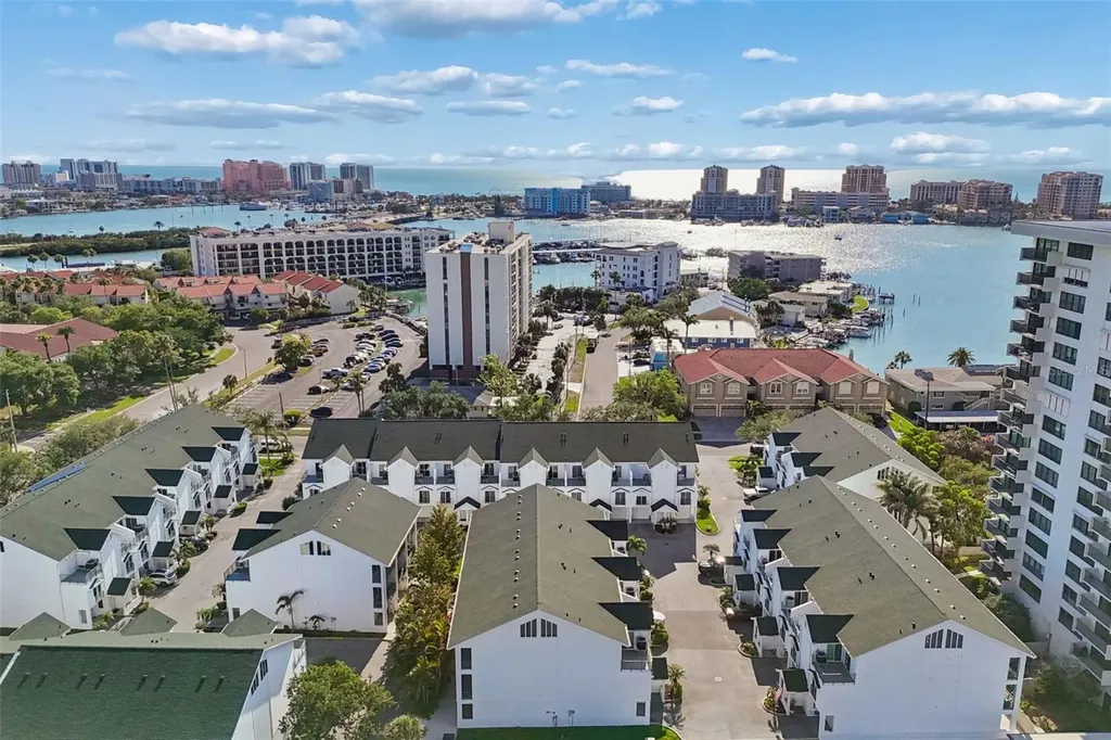 320 Island Way Clearwater FL 33767