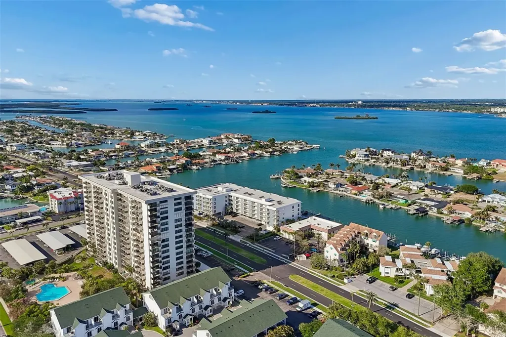 320 Island Way Clearwater FL 33767