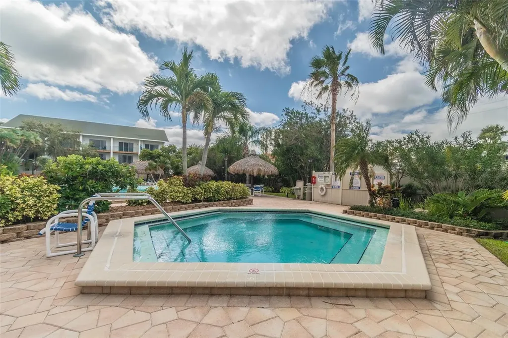 320 Island Way Clearwater FL 33767