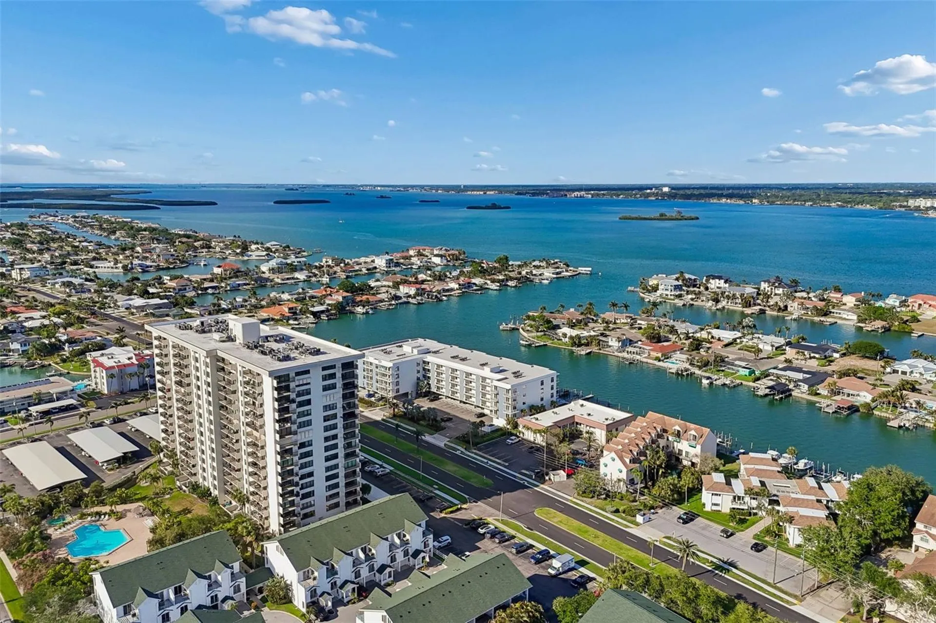 320 Island Way Clearwater FL 33767