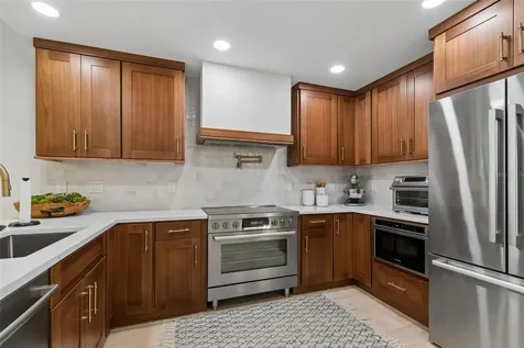 320 Island Way Clearwater FL 33767