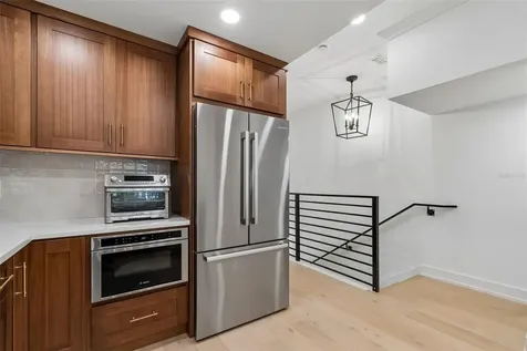 320 Island Way Clearwater FL 33767