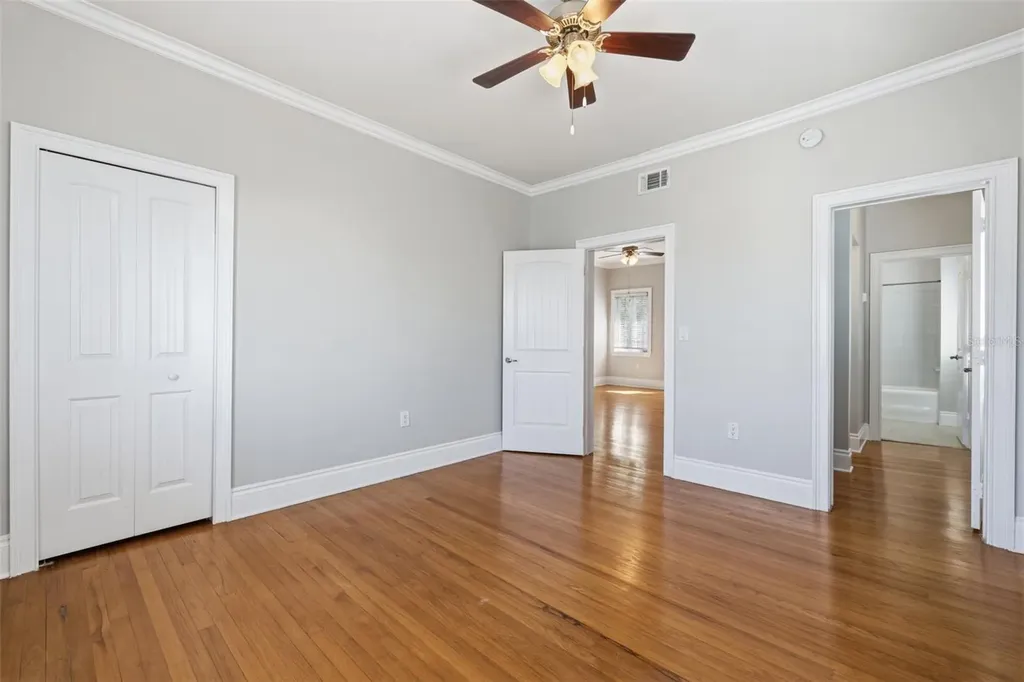 2117 W Dekle Avenue Tampa FL 33606