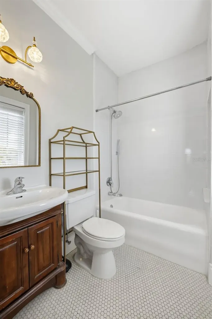 2117 W Dekle Avenue Tampa FL 33606