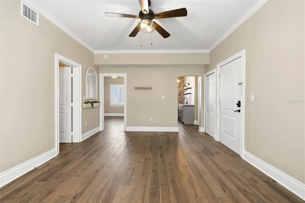 2117 W Dekle Avenue Tampa FL 33606
