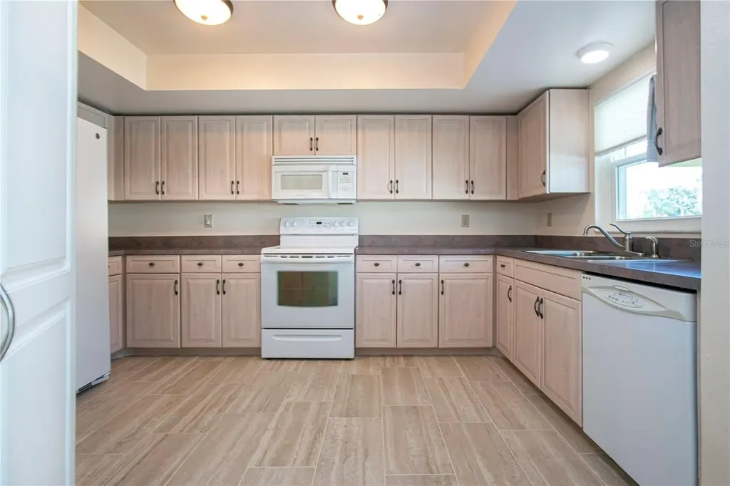 1904 Bosky Court Sun City Center FL 33573