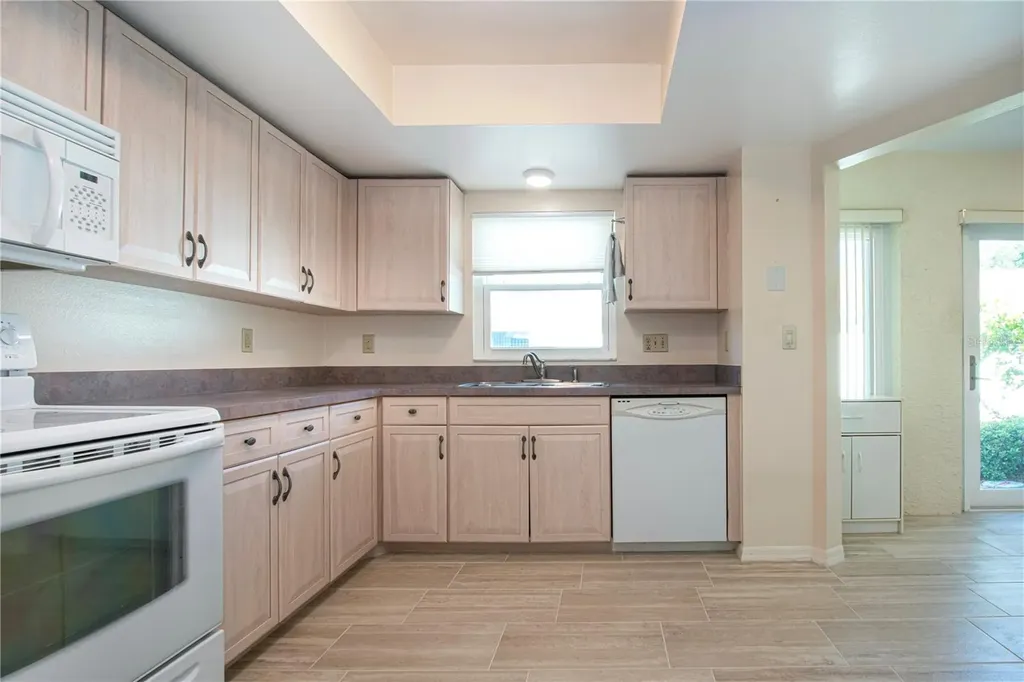 1904 Bosky Court Sun City Center FL 33573