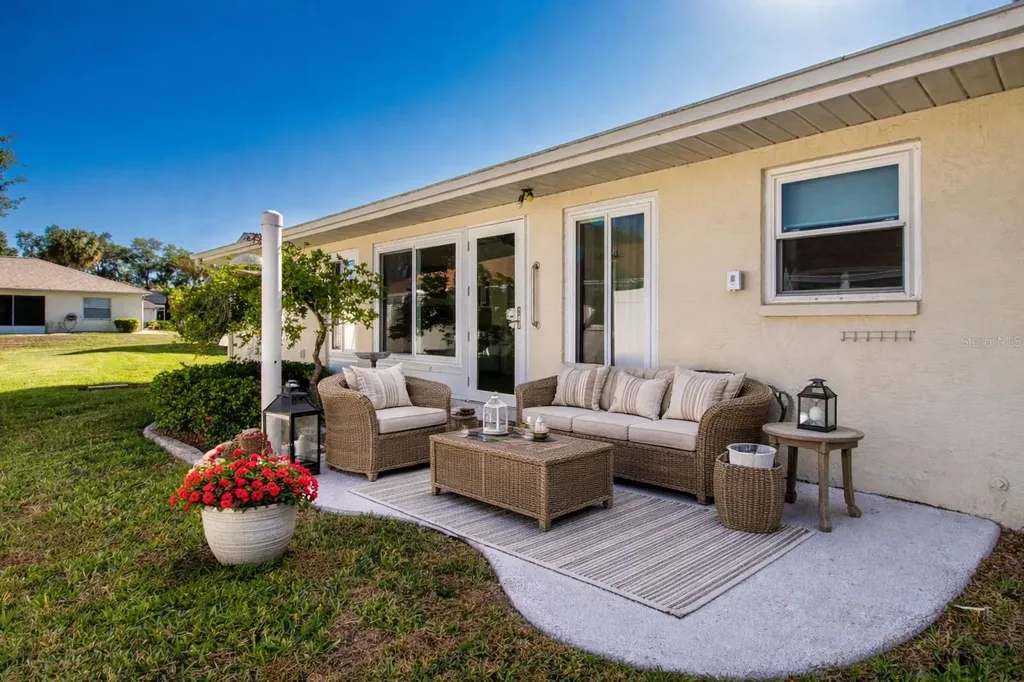 1904 Bosky Court Sun City Center FL 33573