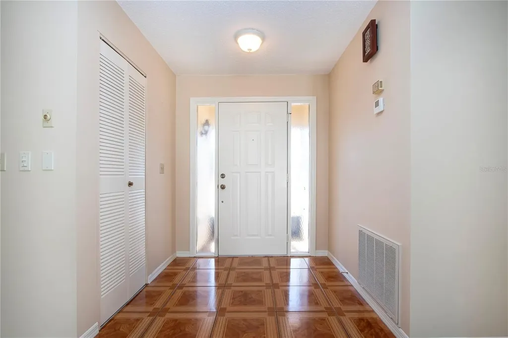 1904 Bosky Court Sun City Center FL 33573