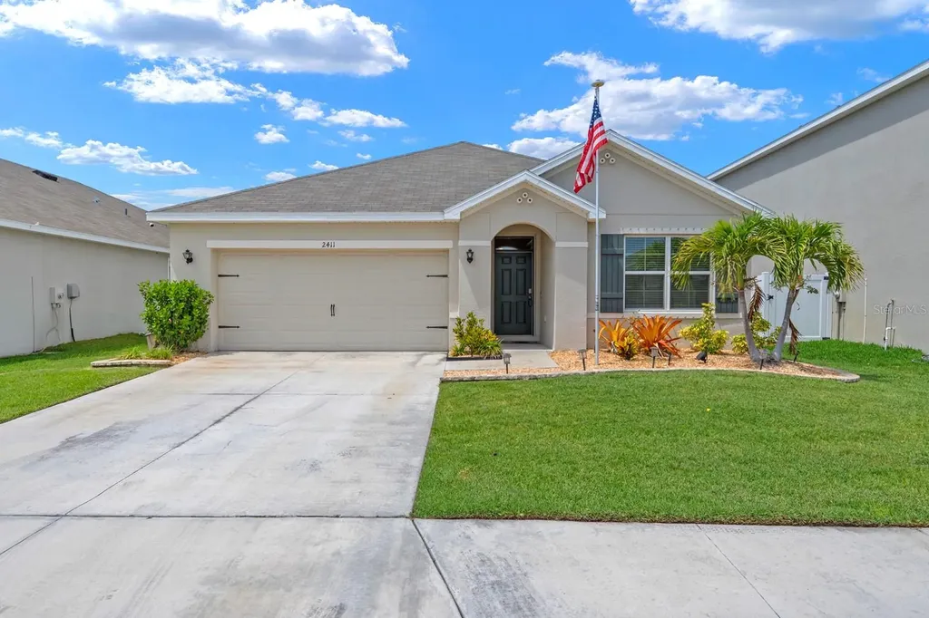 2411 Mizner Bay Avenue Bradenton FL 34208