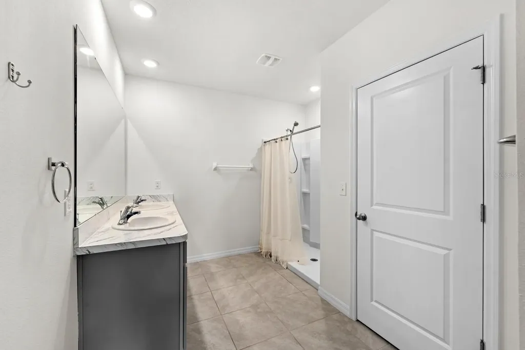 2411 Mizner Bay Avenue Bradenton FL 34208