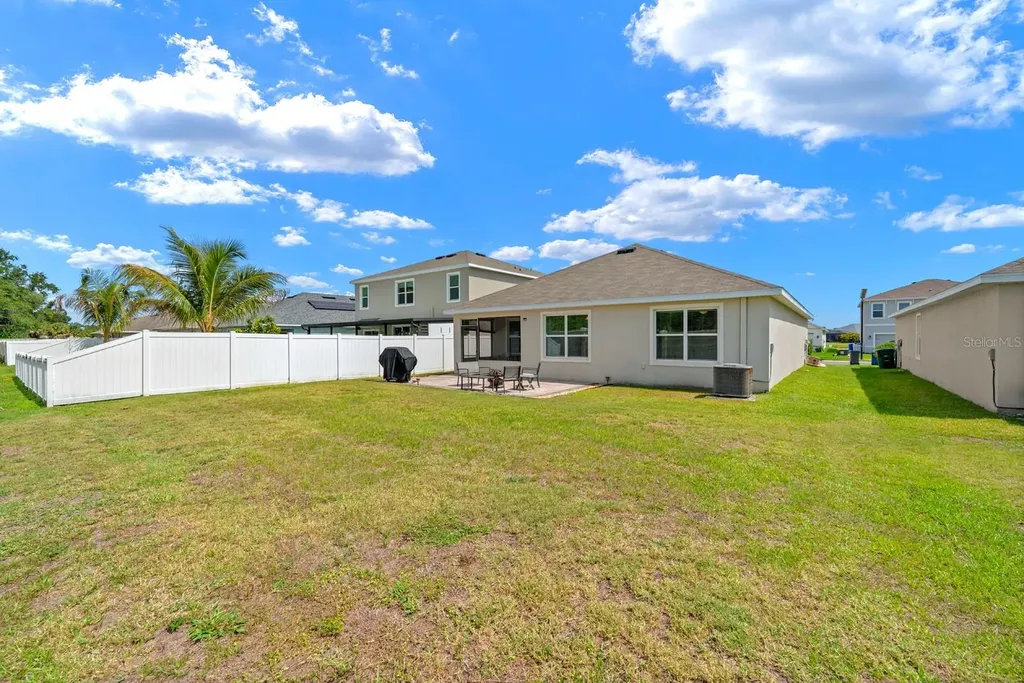 2411 Mizner Bay Avenue Bradenton FL 34208