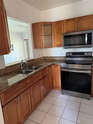 495 Las Cortes Lane Orlando FL 32824