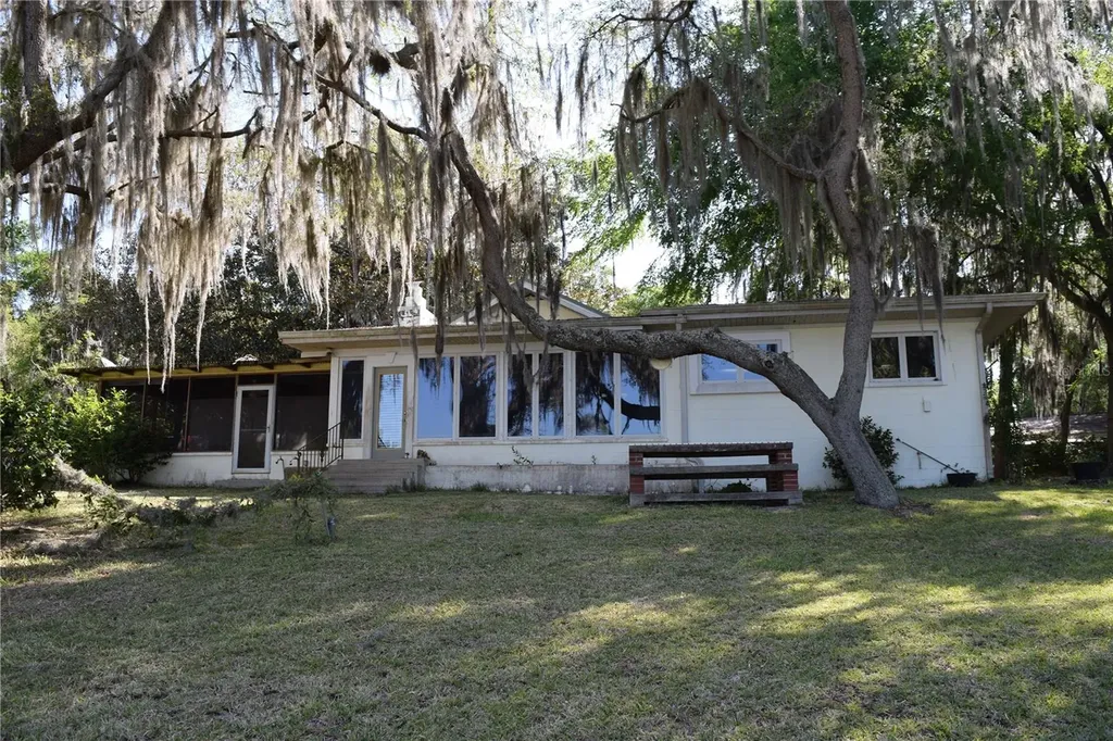 121 Aweema Way Melrose FL 32666