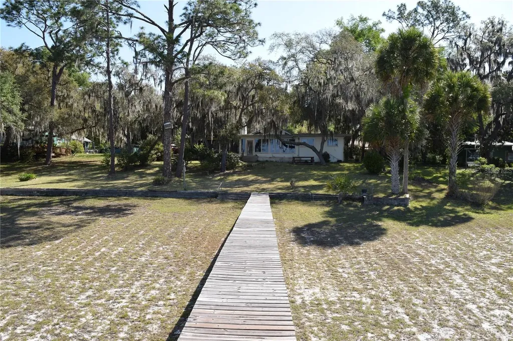 121 Aweema Way Melrose FL 32666