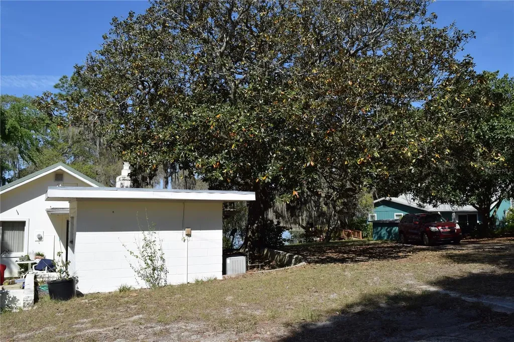 121 Aweema Way Melrose FL 32666