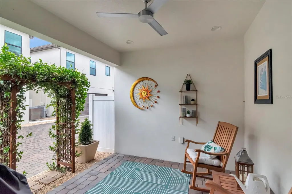 409 S Tampania Avenue Tampa FL 33609