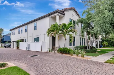 409 S Tampania Avenue Tampa FL 33609