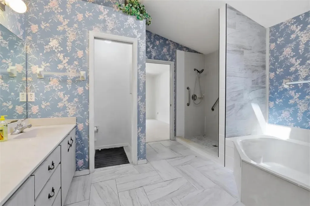 317 Glenbriar Circle Daytona Beach FL 32114