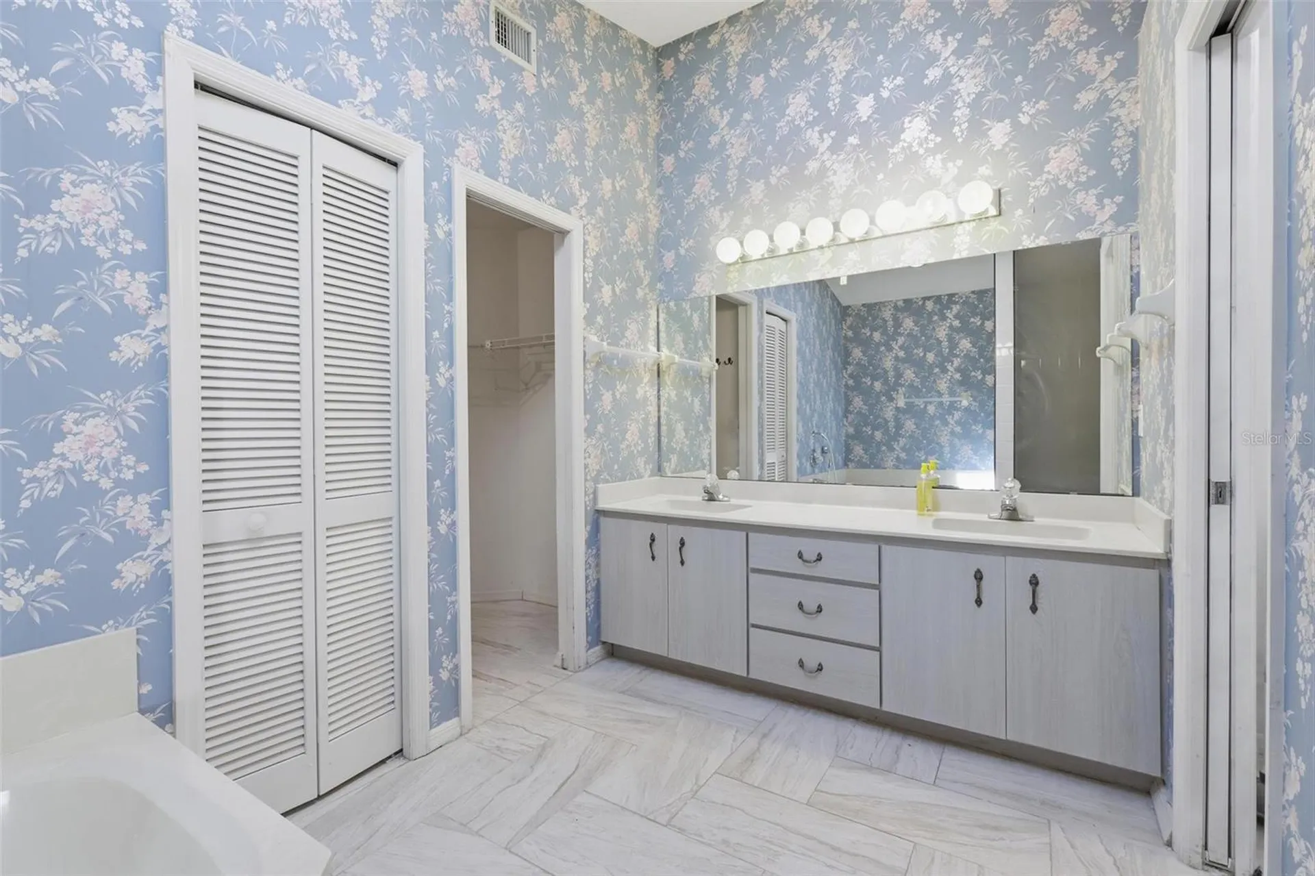 317 Glenbriar Circle Daytona Beach FL 32114