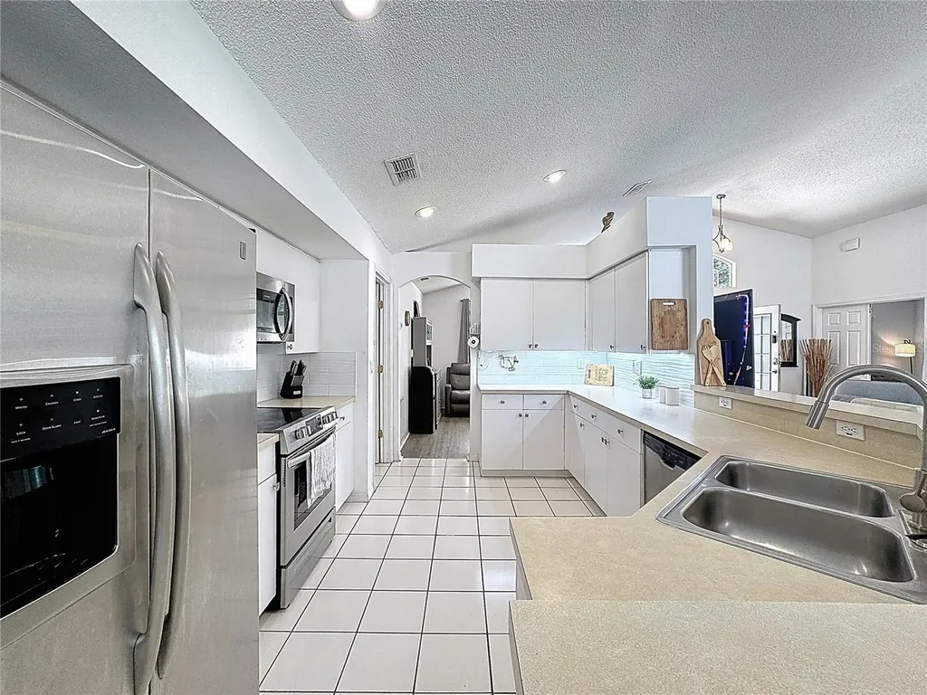 566 Montana Avenue Davenport FL 33897