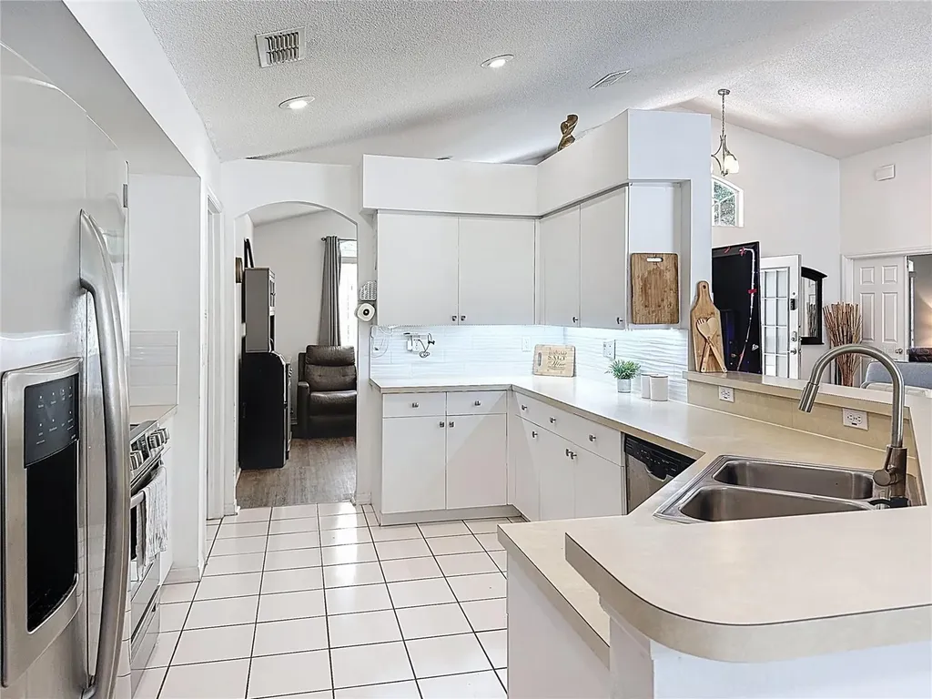 566 Montana Avenue Davenport FL 33897