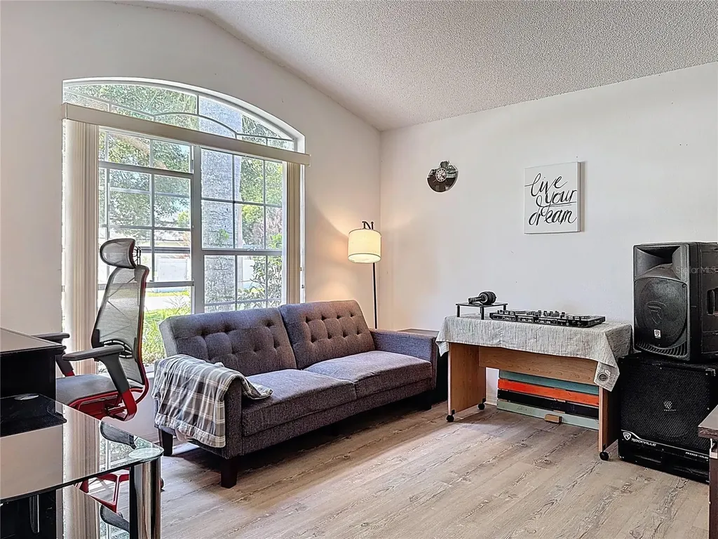 566 Montana Avenue Davenport FL 33897
