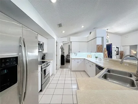 566 Montana Avenue Davenport FL 33897