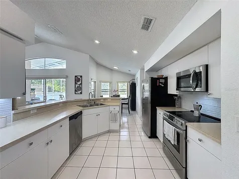 566 Montana Avenue Davenport FL 33897