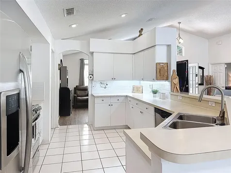 566 Montana Avenue Davenport FL 33897