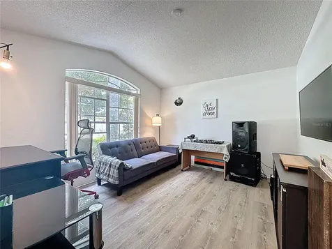 566 Montana Avenue Davenport FL 33897