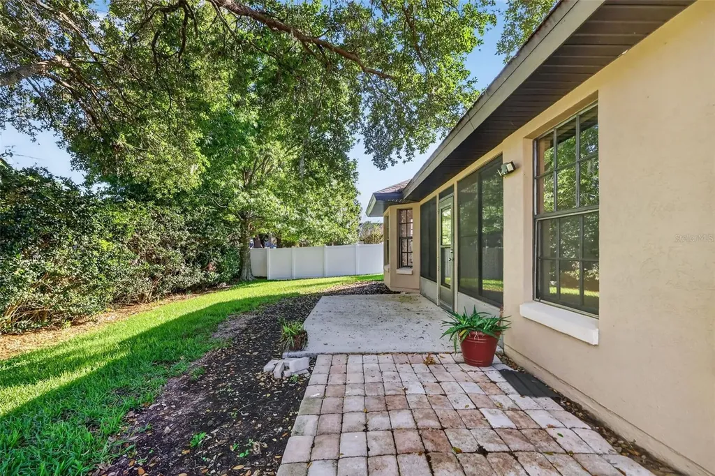 4943 Treasure Cay Road Tavares FL 32778