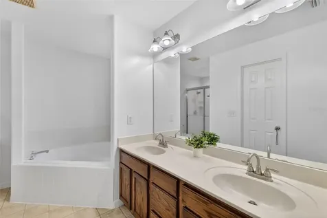 4943 Treasure Cay Road Tavares FL 32778