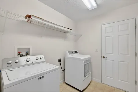 4943 Treasure Cay Road Tavares FL 32778