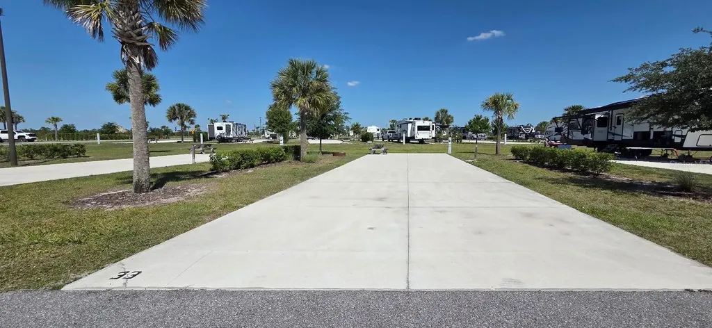 33 Tiki Turn Hyw 630 E Lake Wales FL 33898